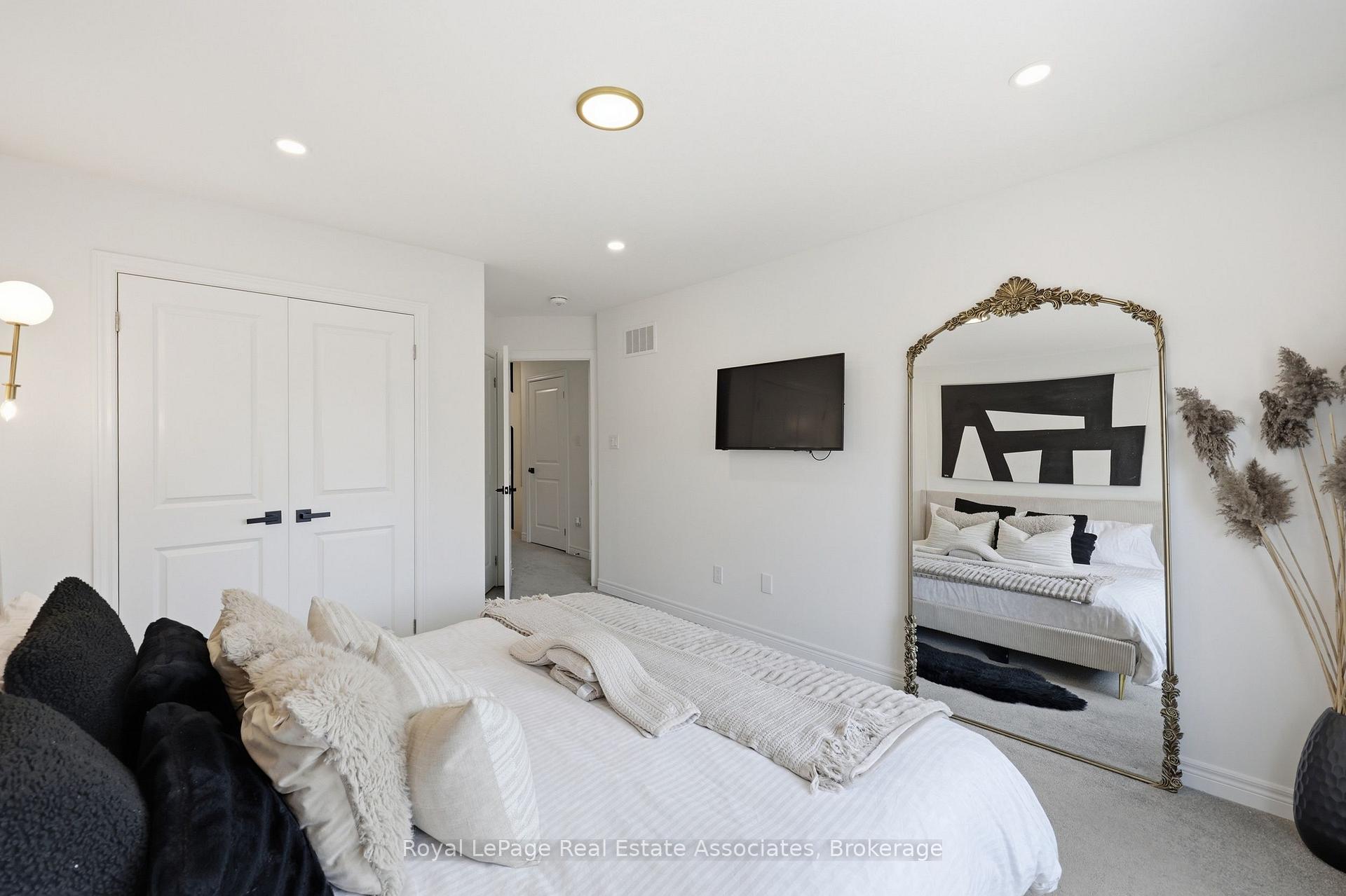 Photo 25 of 65 Dryden Lane, Hamilton, McQuesten — HOMEH