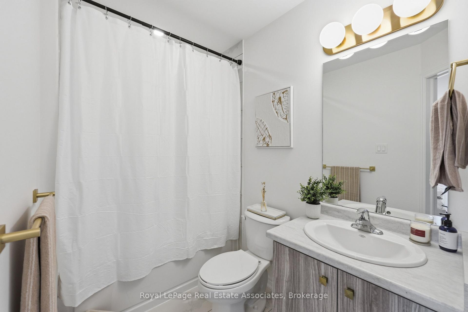 Photo 26 of 65 Dryden Lane, Hamilton, McQuesten — HOMEH