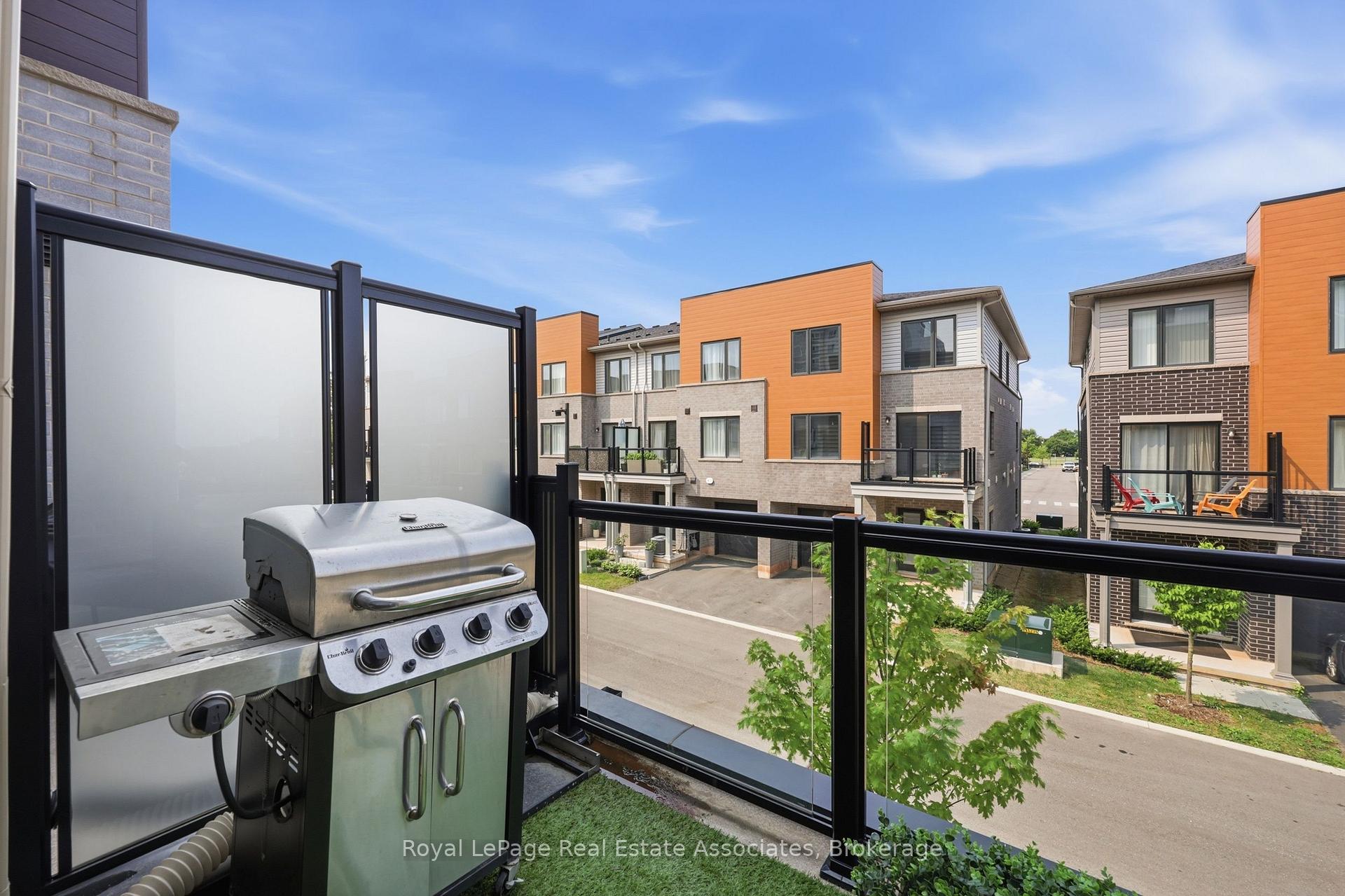Photo 33 of 65 Dryden Lane, Hamilton, McQuesten — HOMEH