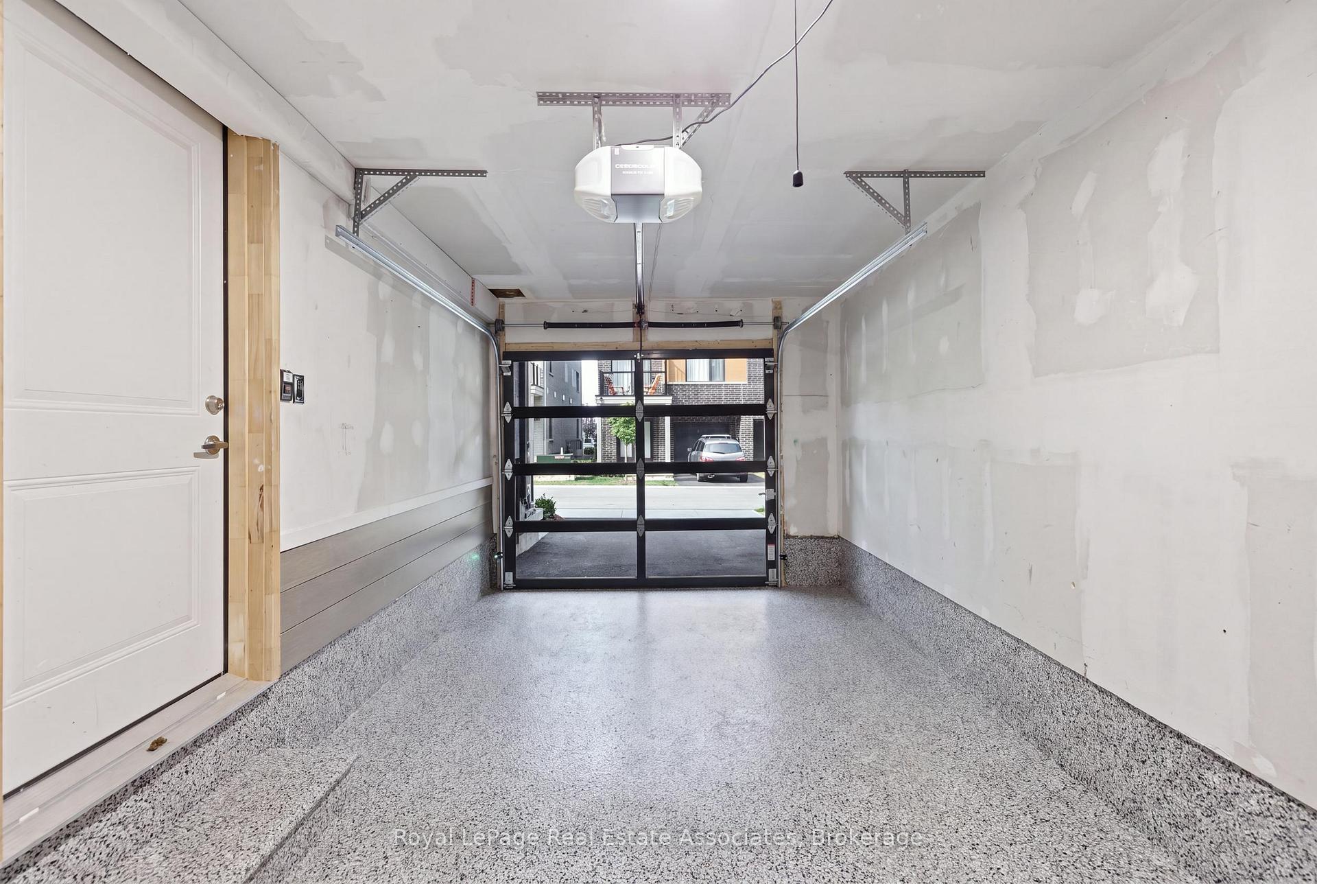 Photo 34 of 65 Dryden Lane, Hamilton, McQuesten — HOMEH