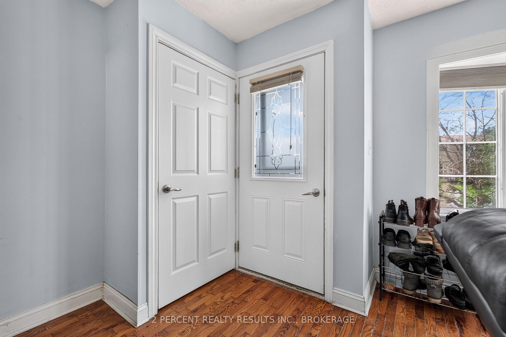 Photo 4 of 1046 Pinewood Place, Kingston, City Northwest — HOMEH