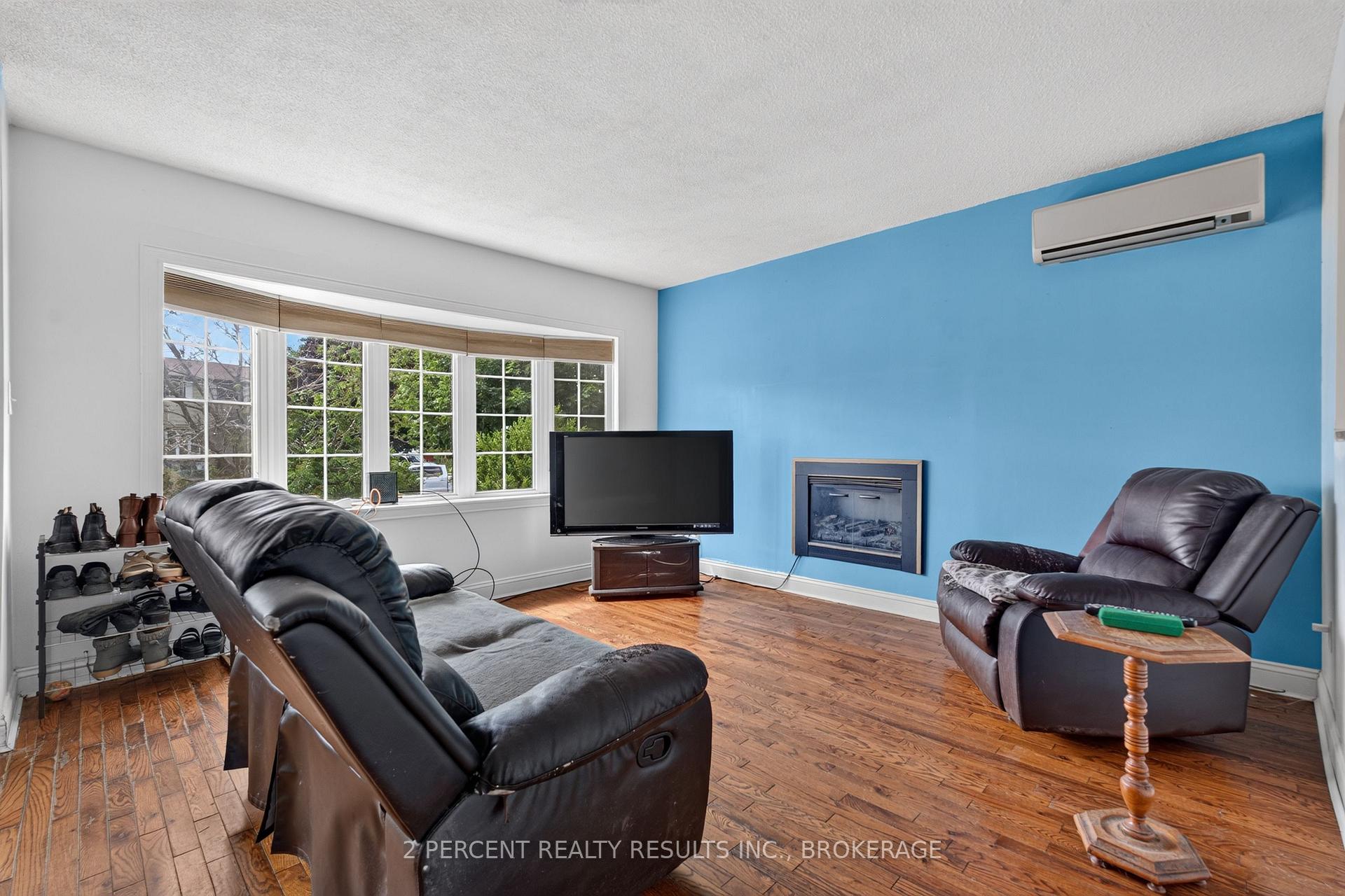 Photo 5 of 1046 Pinewood Place, Kingston, City Northwest — HOMEH