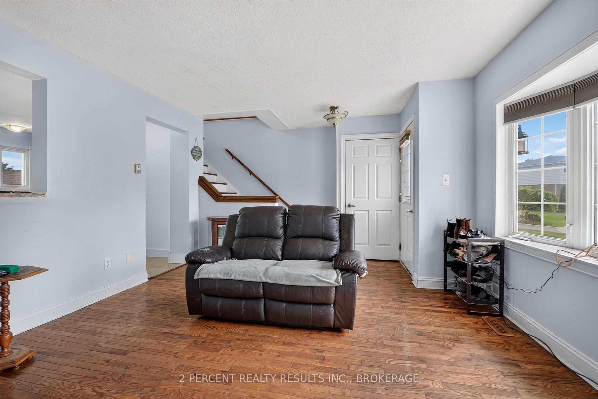 Photo 7 of 1046 Pinewood Place, Kingston, City Northwest — HOMEH