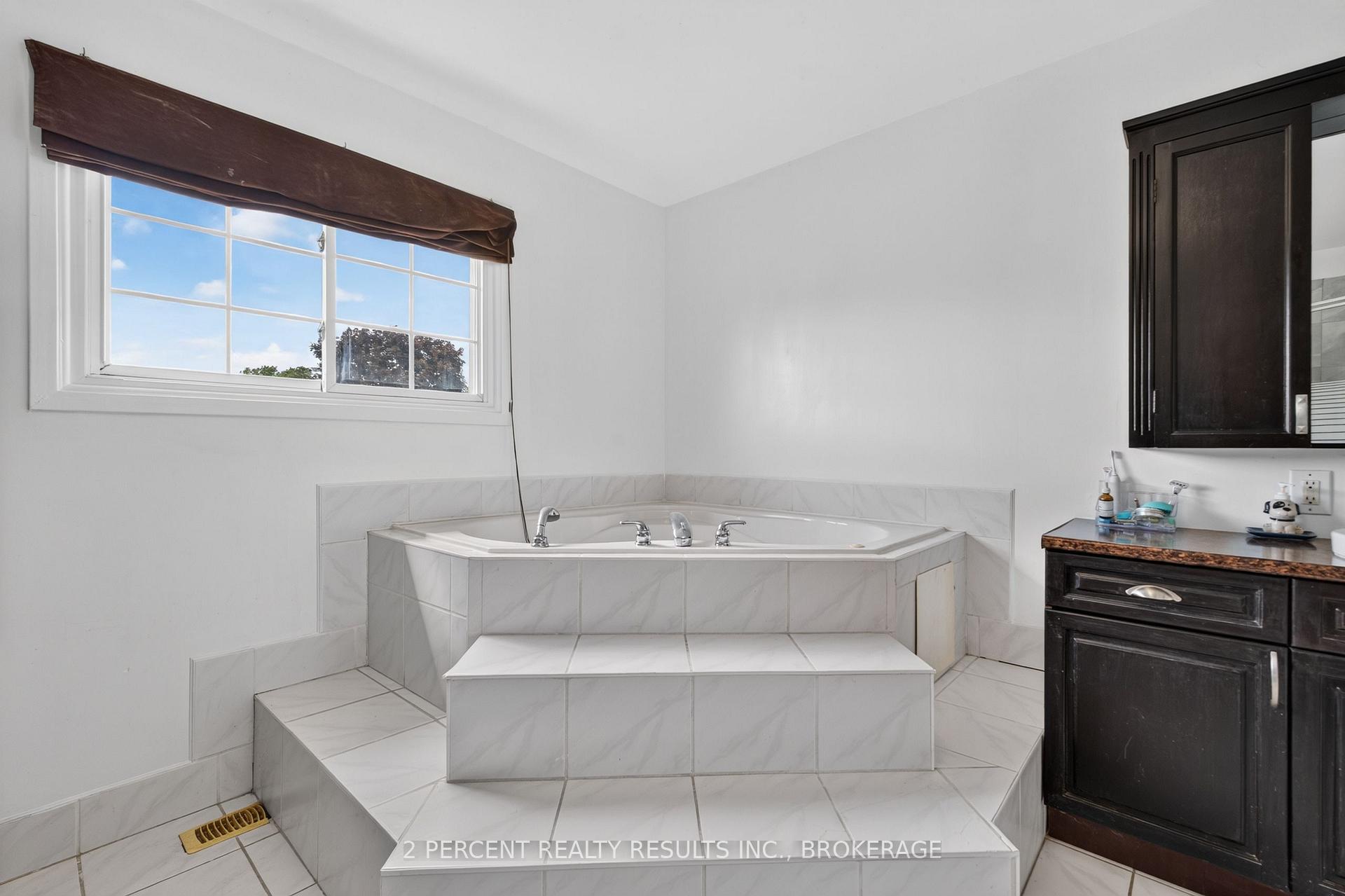 Photo 16 of 1046 Pinewood Place, Kingston, City Northwest — HOMEH