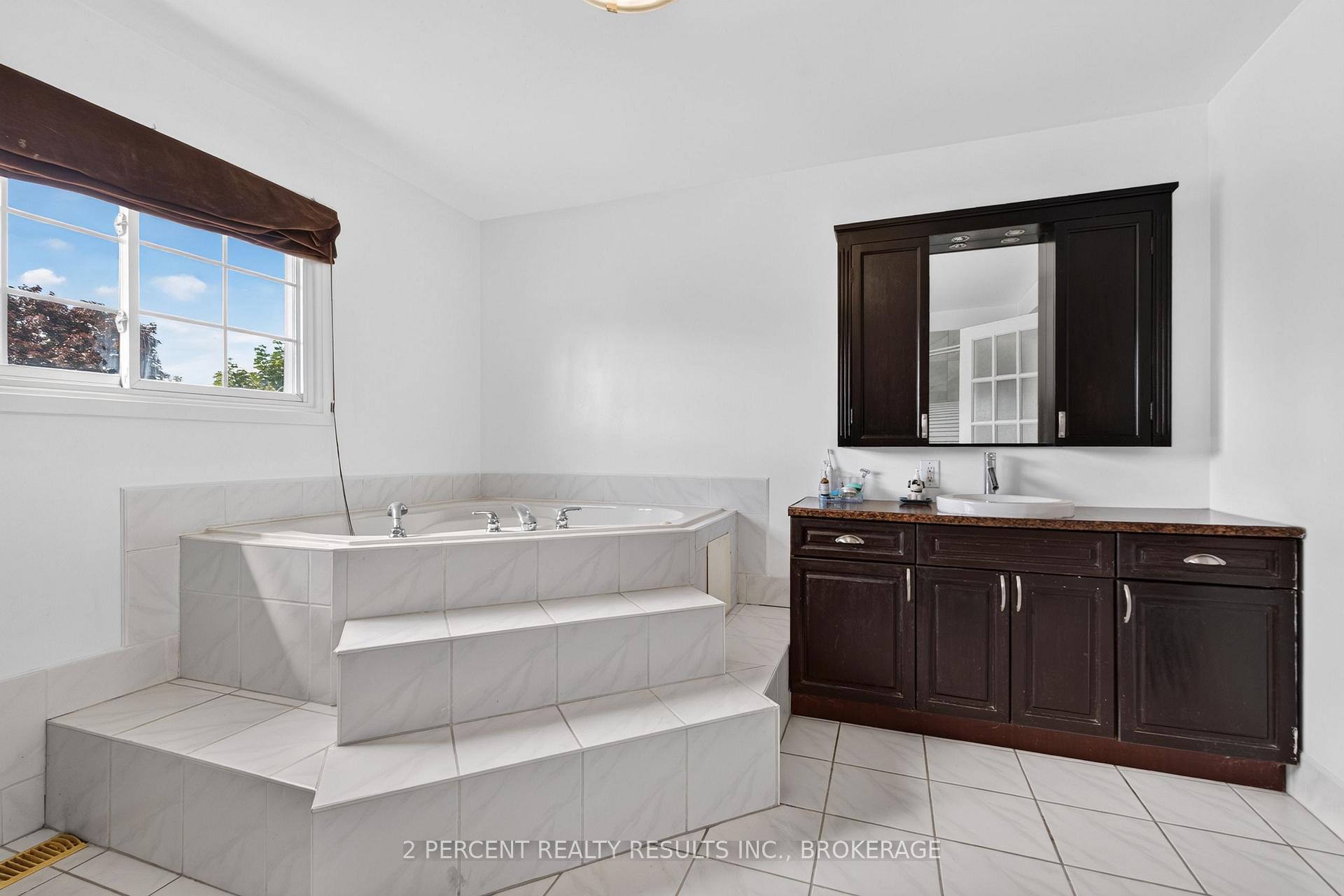 Photo 18 of 1046 Pinewood Place, Kingston, City Northwest — HOMEH