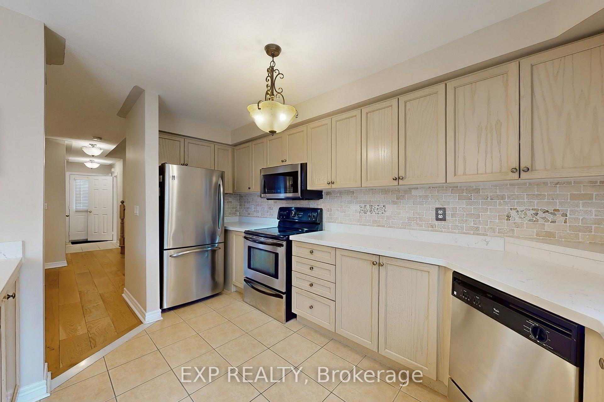 Photo 7 of Unit 36, 21 Eastview Gate, Brampton, Bram East — HOMEH
