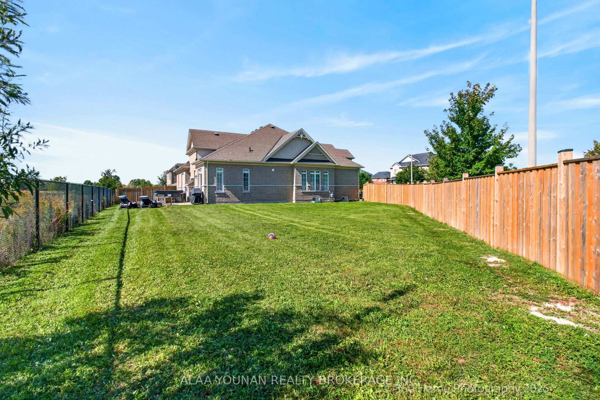Photo 4 of 140 Copeland Crescent, Innisfil, Cookstown — HOMEH