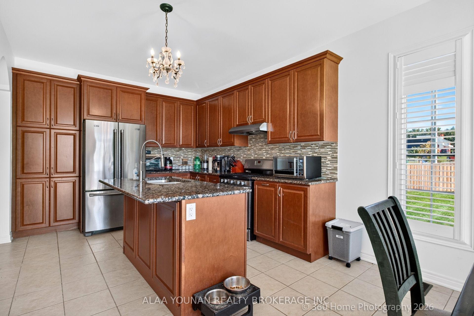 Photo 11 of 140 Copeland Crescent, Innisfil, Cookstown — HOMEH