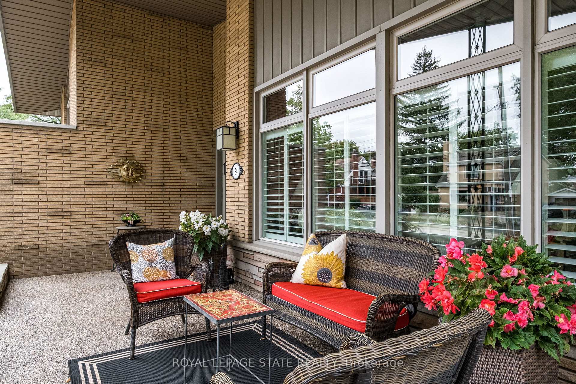 Photo 2 of 54 Inverness Avenue W, Hamilton, Southam — HOMEH