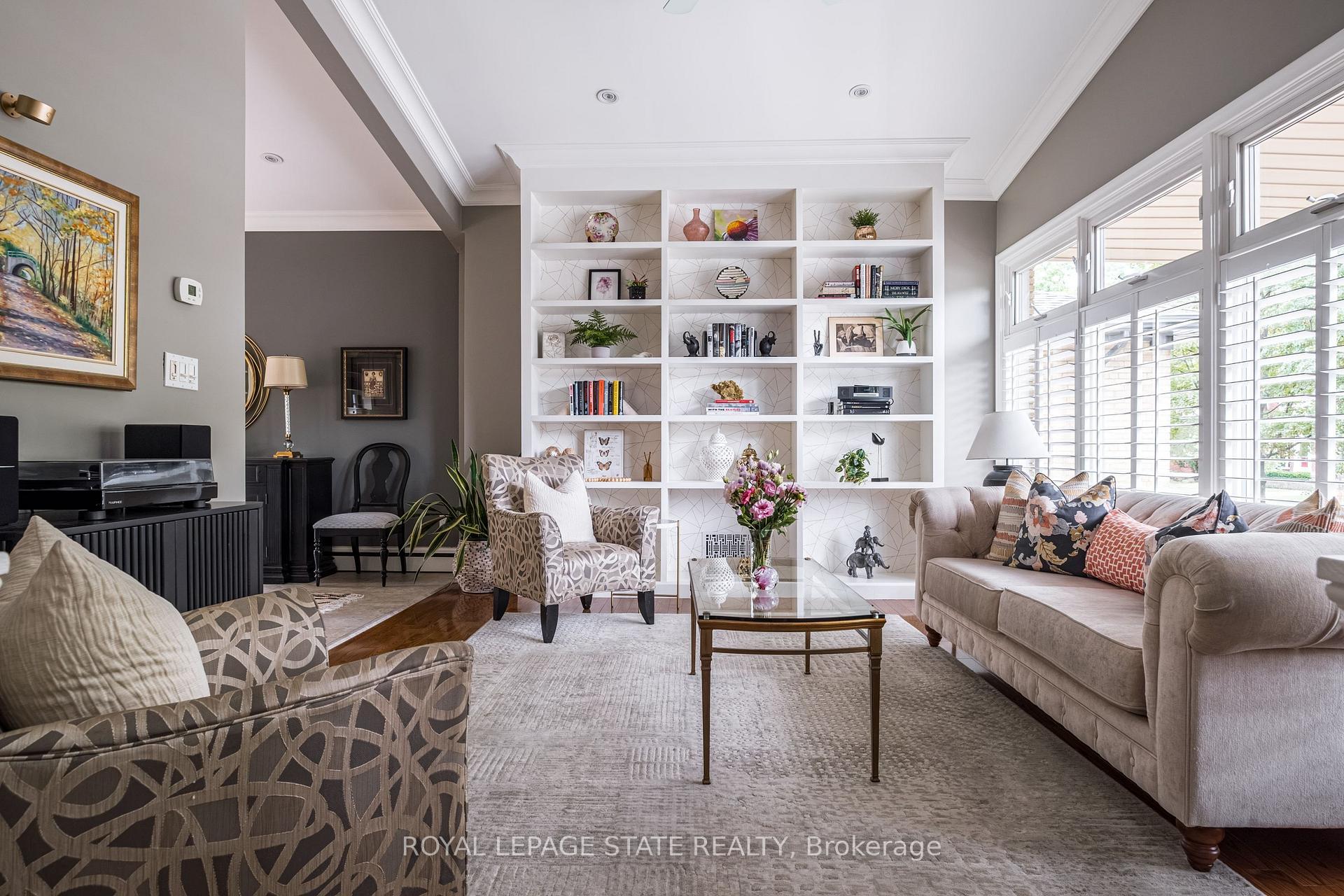 Photo 5 of 54 Inverness Avenue W, Hamilton, Southam — HOMEH