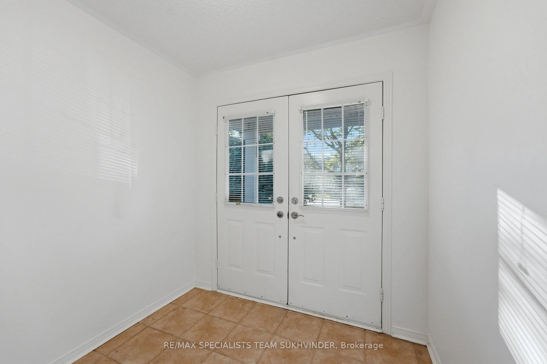 Photo 15 of 55 Frank Johnston Road, Caledon, Bolton West — HOMEH