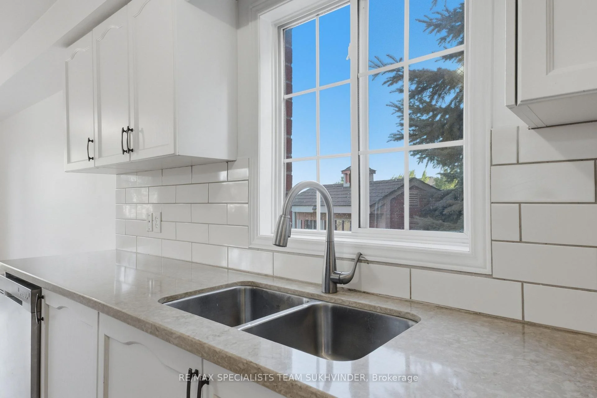 Photo 38 of 55 Frank Johnston Road, Caledon, Bolton West — HOMEH