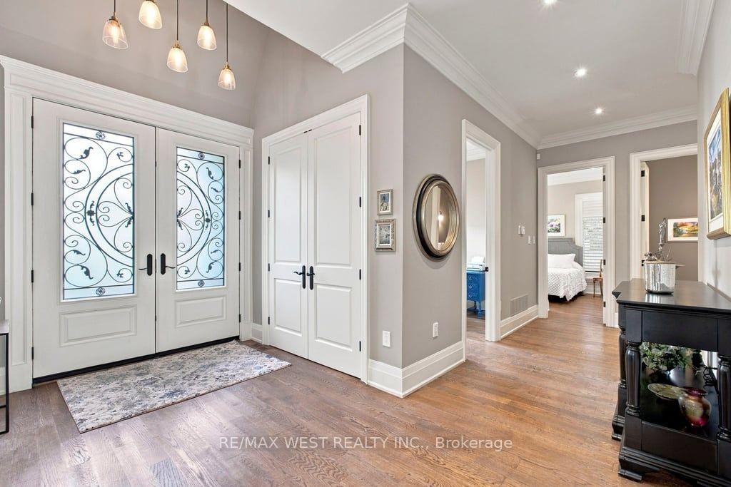 Photo 5 of 4053 Apple Valley Lane, Burlington, Shoreacres — HOMEH