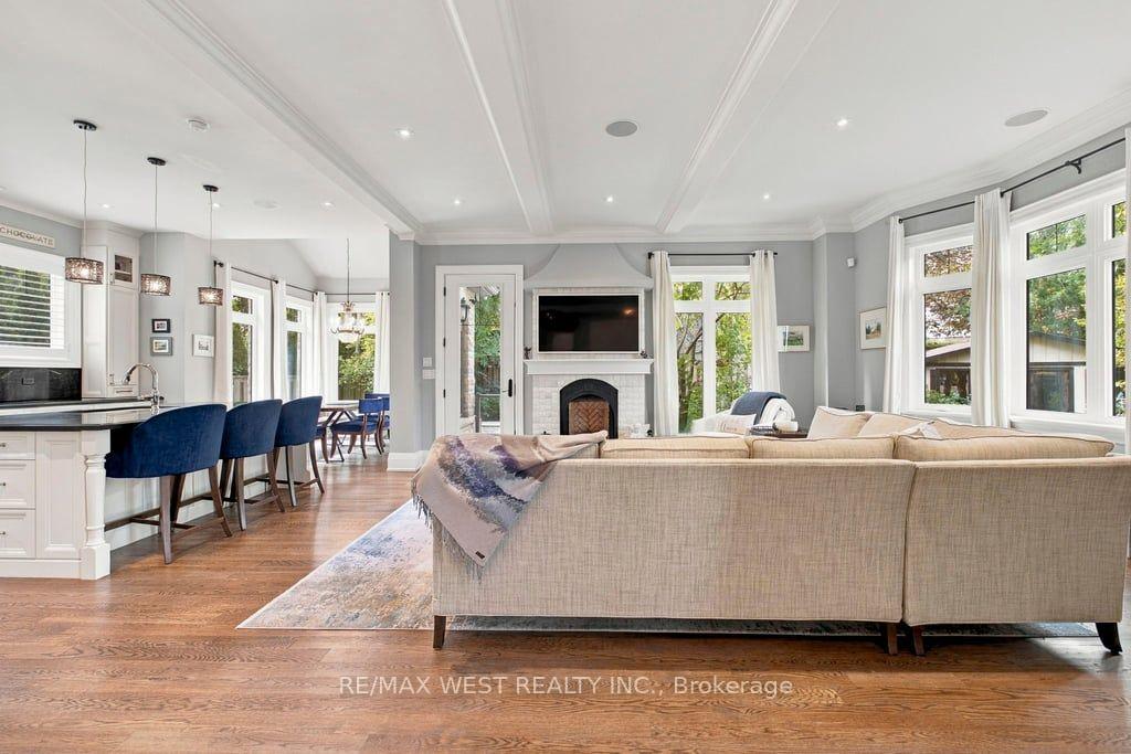 Photo 7 of 4053 Apple Valley Lane, Burlington, Shoreacres — HOMEH