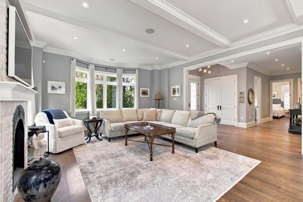 Photo 9 of 4053 Apple Valley Lane, Burlington, Shoreacres — HOMEH