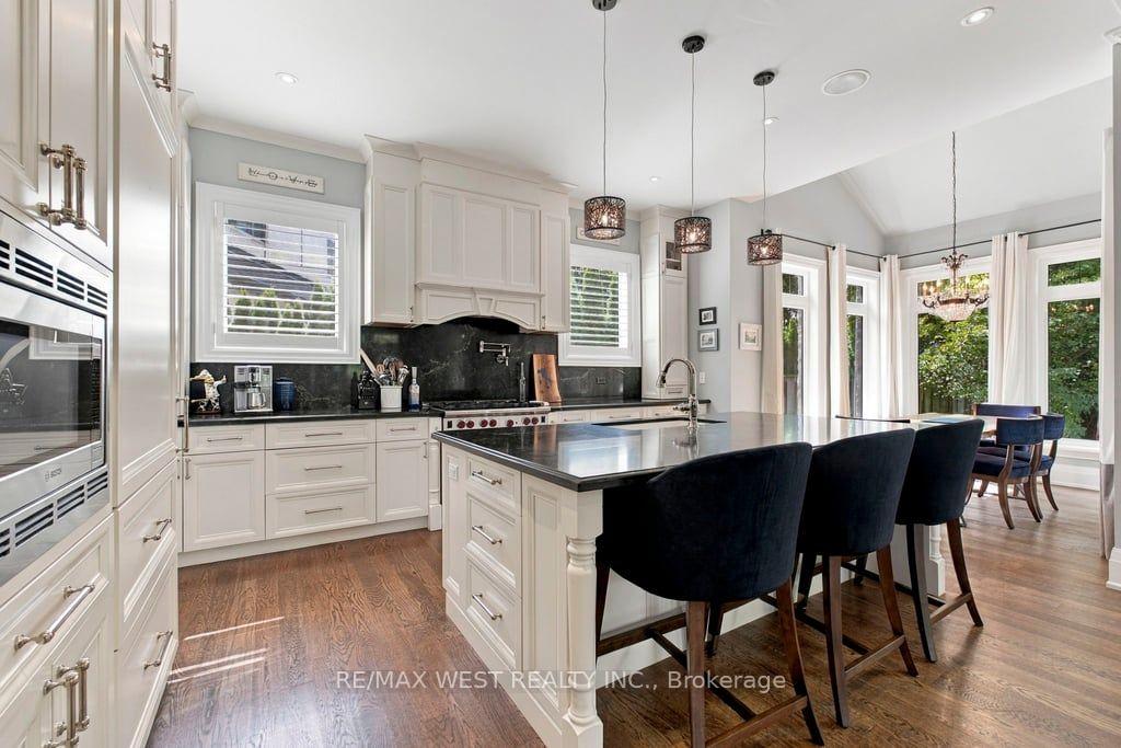 Photo 11 of 4053 Apple Valley Lane, Burlington, Shoreacres — HOMEH