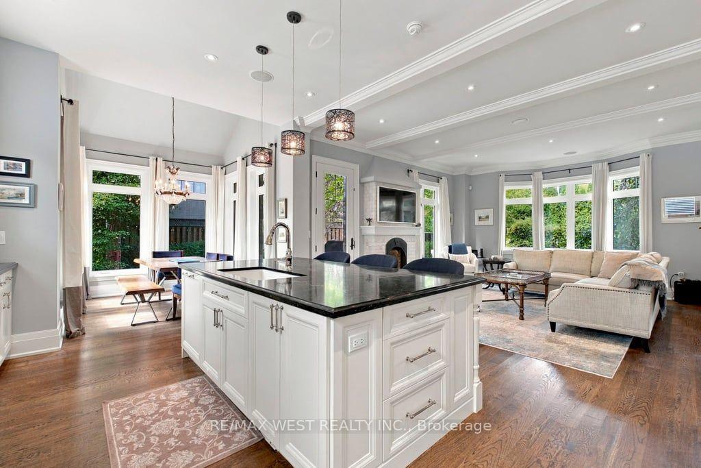 Photo 14 of 4053 Apple Valley Lane, Burlington, Shoreacres — HOMEH