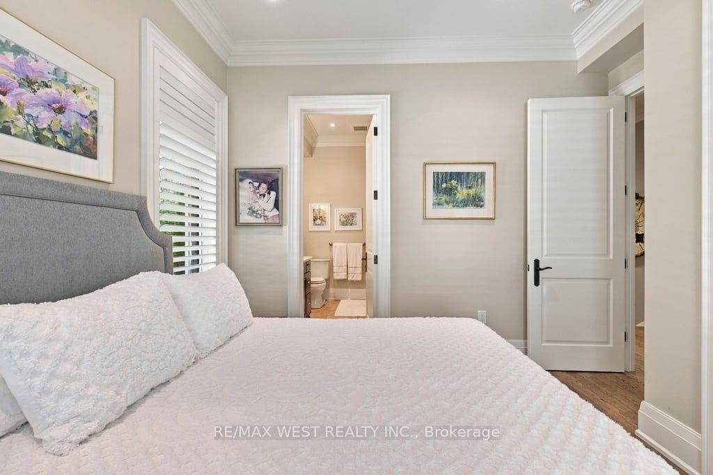 Photo 23 of 4053 Apple Valley Lane, Burlington, Shoreacres — HOMEH