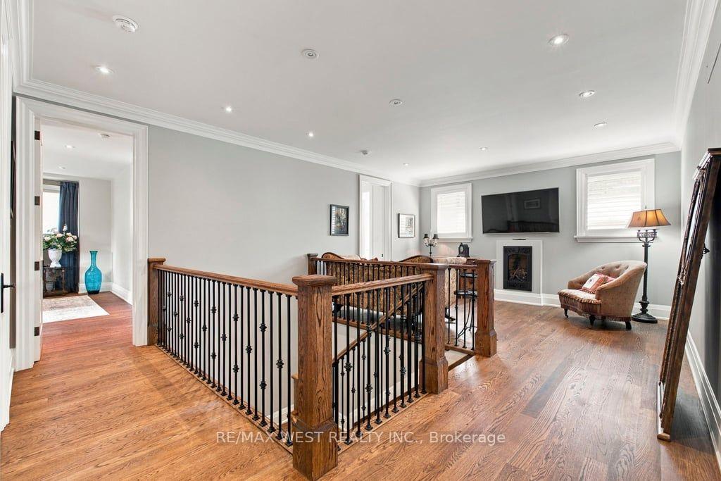 Photo 25 of 4053 Apple Valley Lane, Burlington, Shoreacres — HOMEH