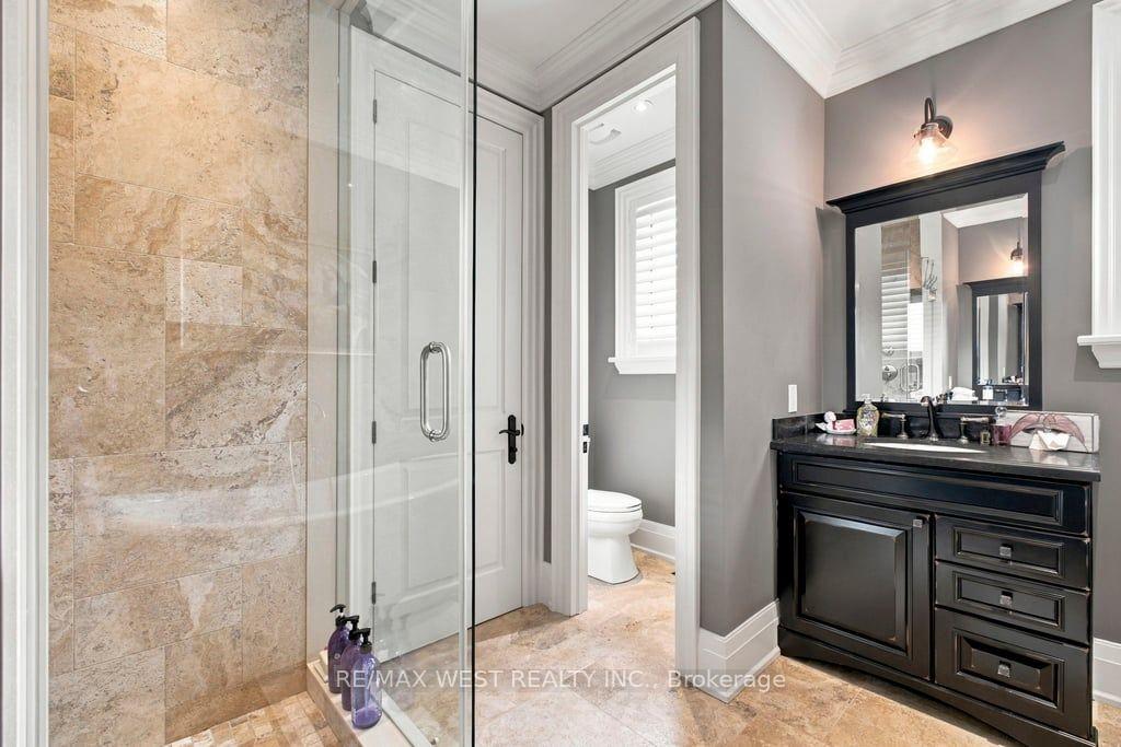 Photo 33 of 4053 Apple Valley Lane, Burlington, Shoreacres — HOMEH