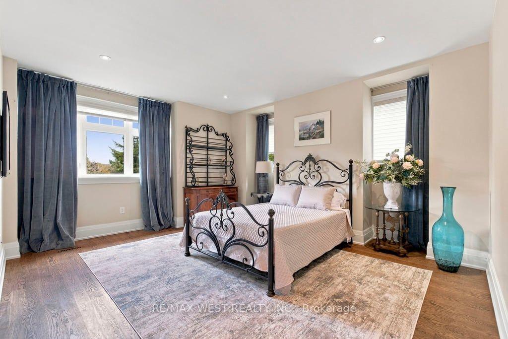Photo 34 of 4053 Apple Valley Lane, Burlington, Shoreacres — HOMEH