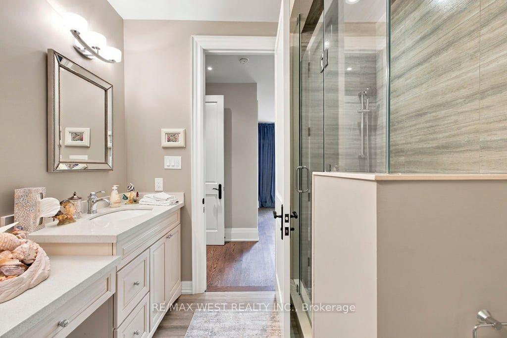 Photo 36 of 4053 Apple Valley Lane, Burlington, Shoreacres — HOMEH