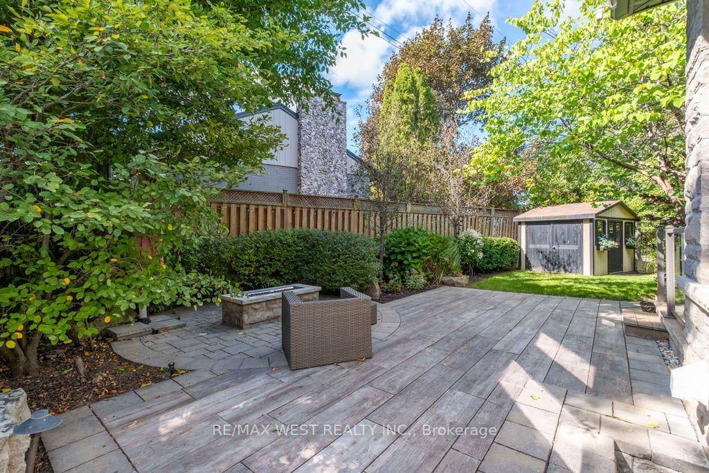 Photo 44 of 4053 Apple Valley Lane, Burlington, Shoreacres — HOMEH