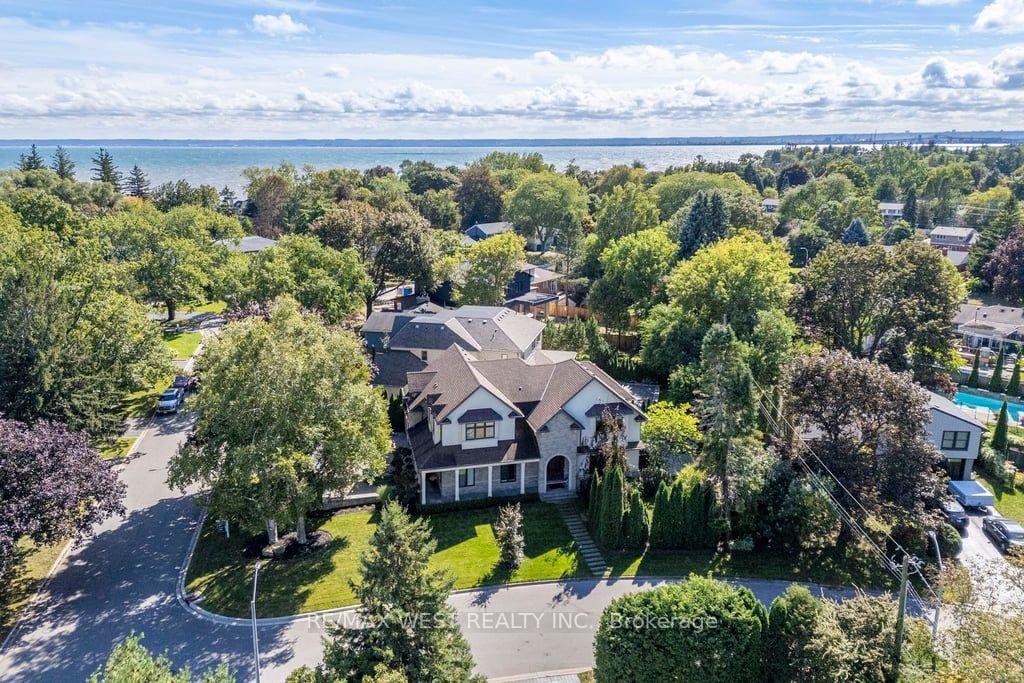 Photo 48 of 4053 Apple Valley Lane, Burlington, Shoreacres — HOMEH
