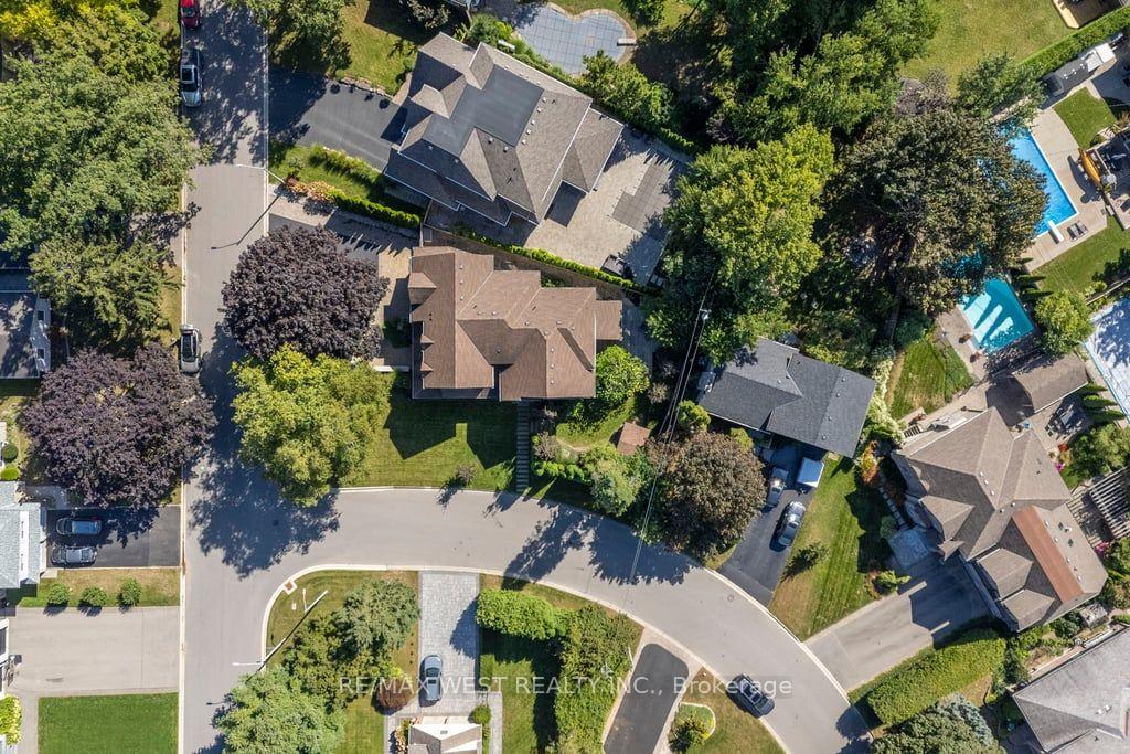 Photo 49 of 4053 Apple Valley Lane, Burlington, Shoreacres — HOMEH