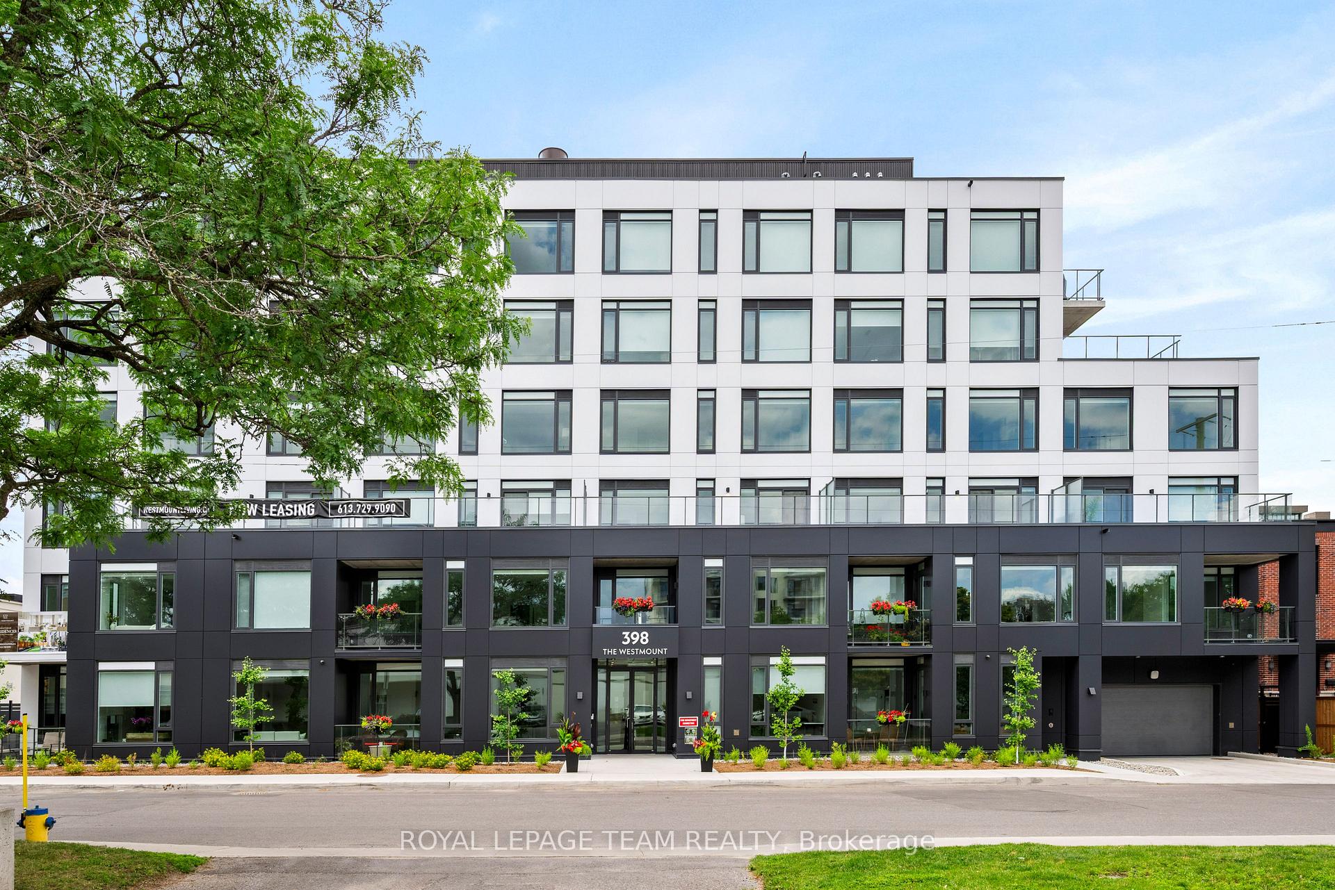 Front of Unit 203, 398 Roosevelt Avenue