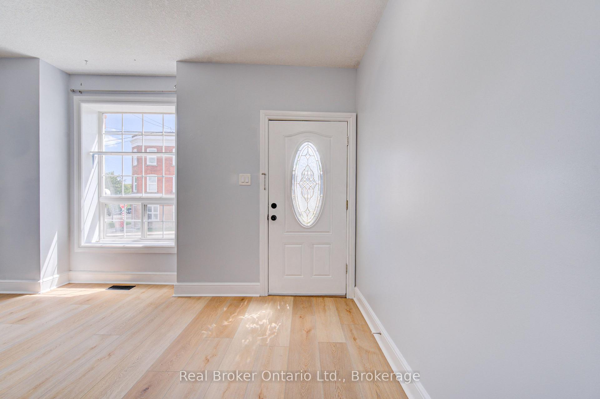 Photo 5 of 299 Bay Street N, Hamilton, Central — HOMEH