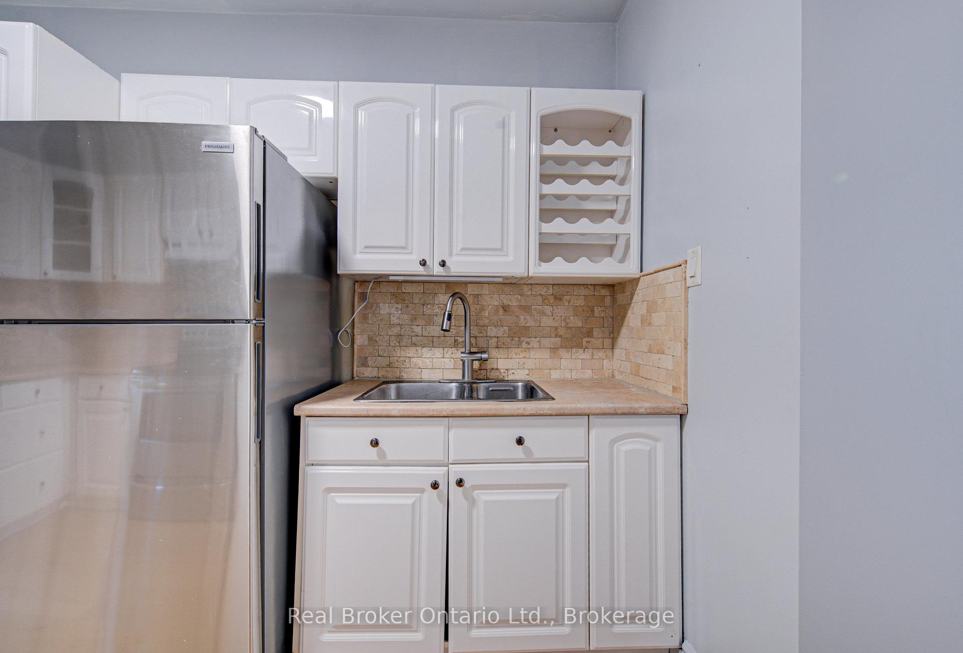 Photo 13 of 299 Bay Street N, Hamilton, Central — HOMEH