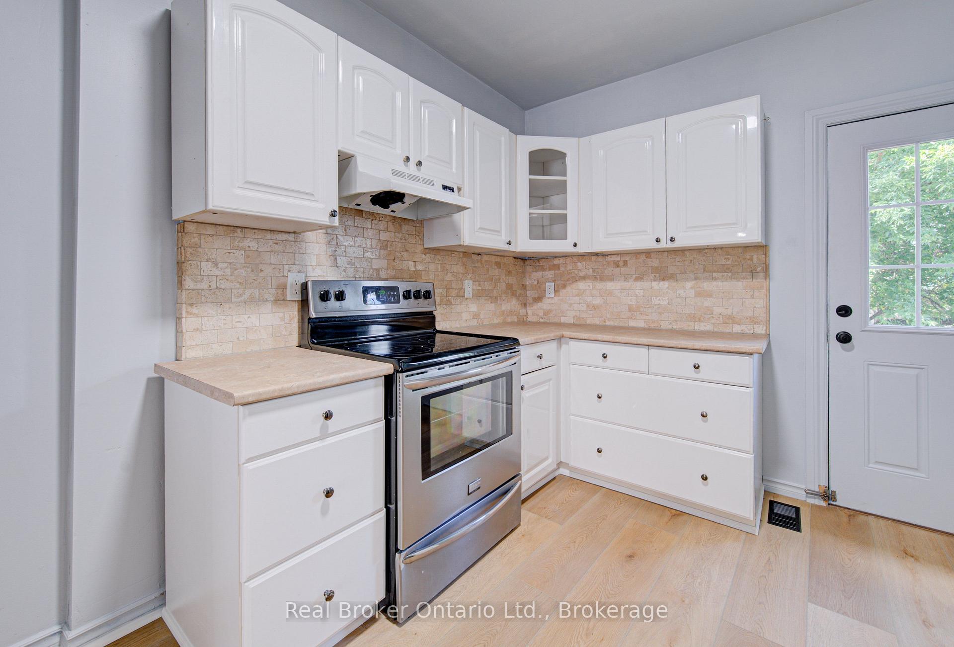 Photo 15 of 299 Bay Street N, Hamilton, Central — HOMEH
