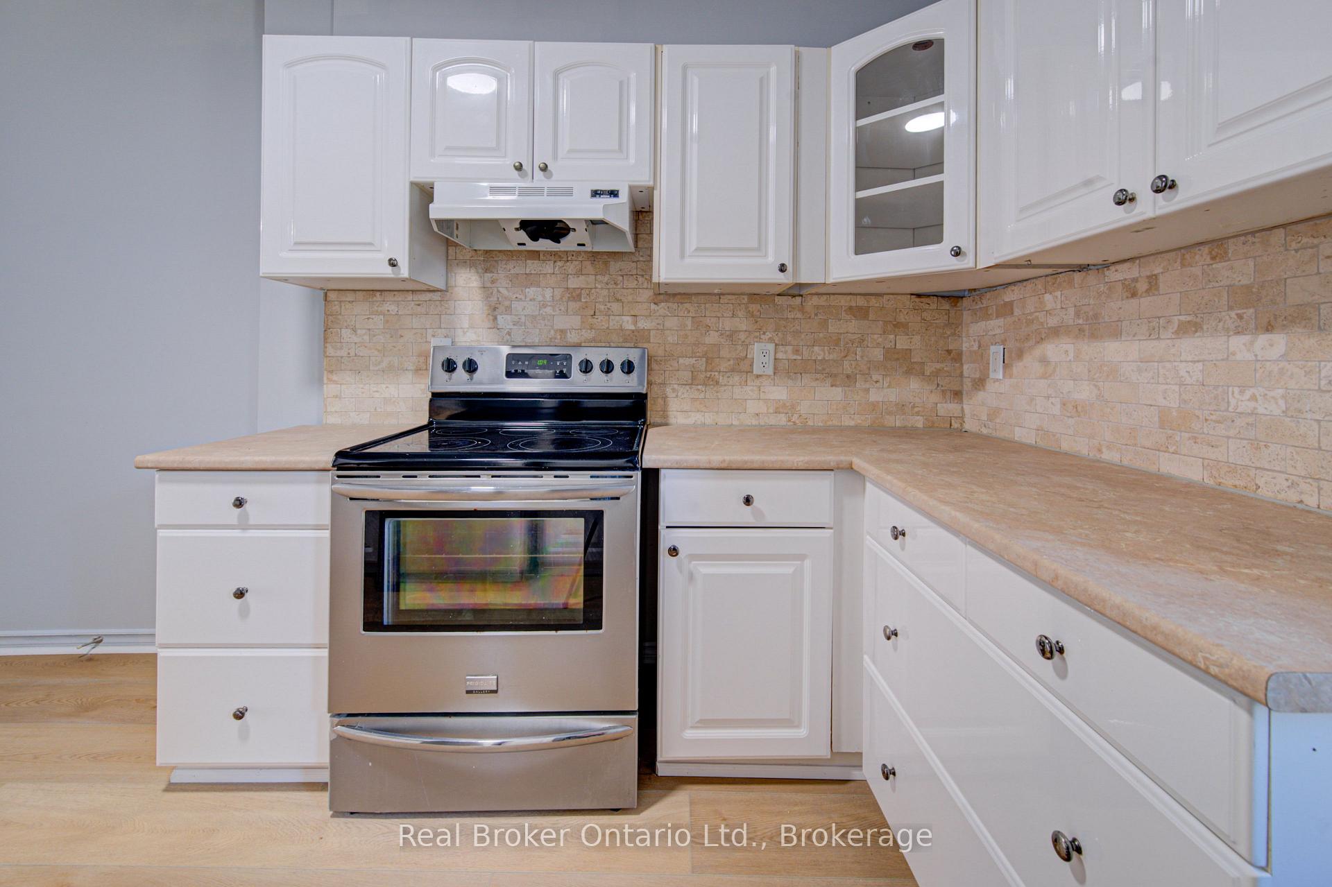 Photo 17 of 299 Bay Street N, Hamilton, Central — HOMEH