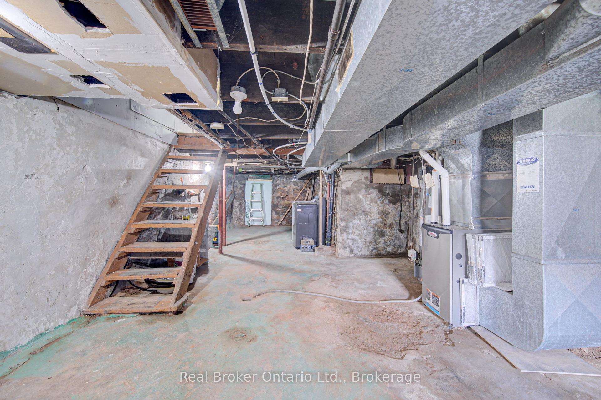 Photo 33 of 299 Bay Street N, Hamilton, Central — HOMEH