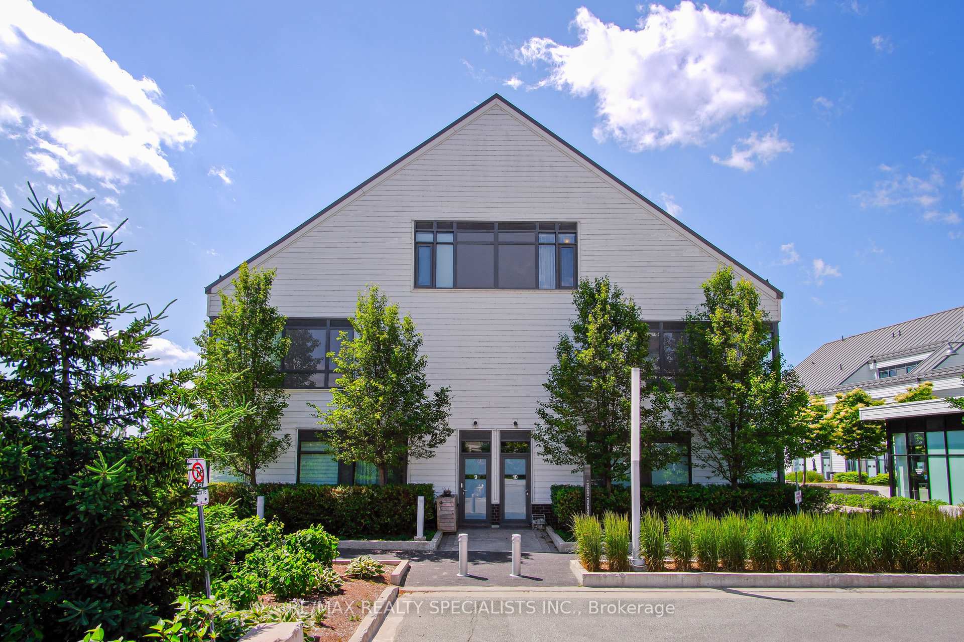 Photo 2 of Unit 10, 233 Broward Way, Innisfil, Rural Innisfil — HOMEH