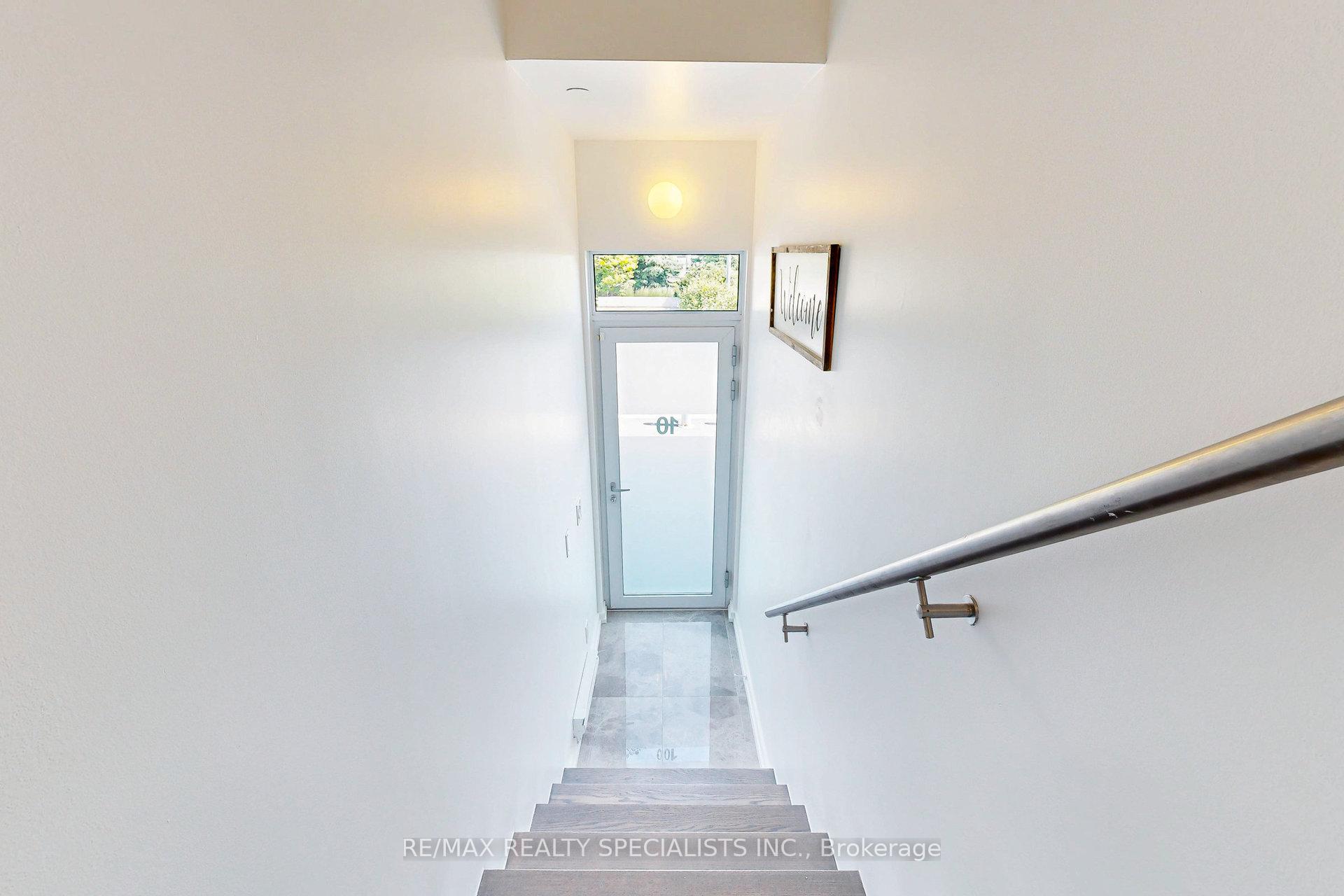 Photo 5 of Unit 10, 233 Broward Way, Innisfil, Rural Innisfil — HOMEH