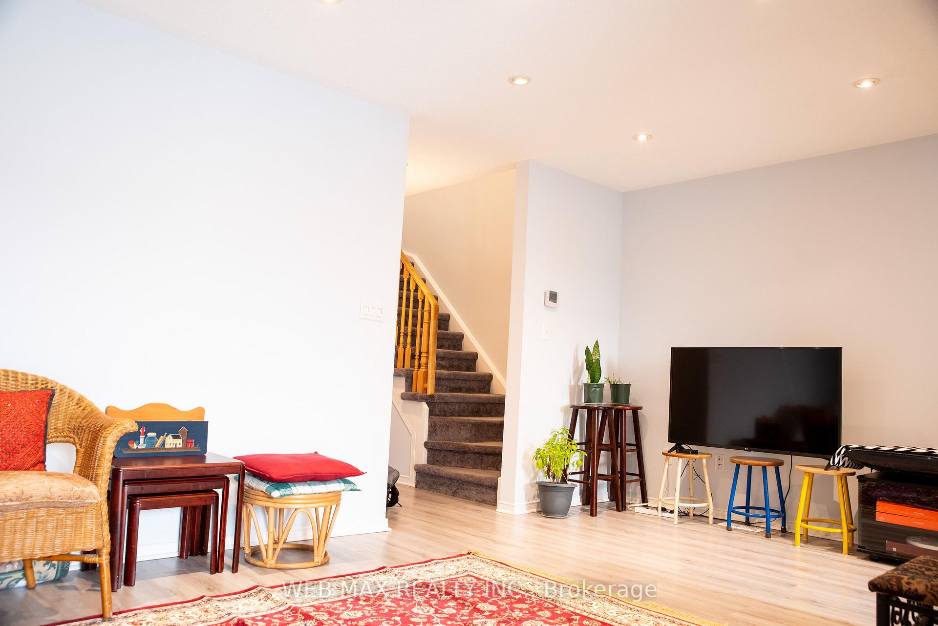 Photo 8 of 53 Ventura Lane, Ajax, Central — HOMEH