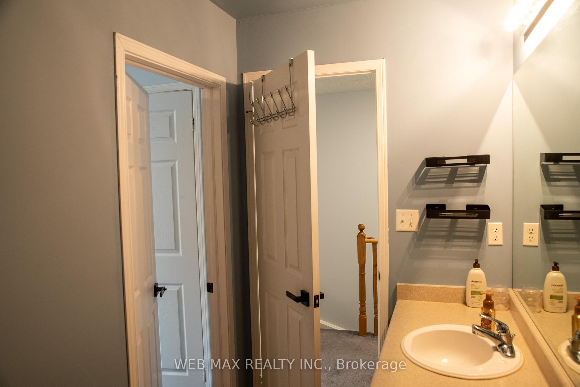 Photo 28 of 53 Ventura Lane, Ajax, Central — HOMEH