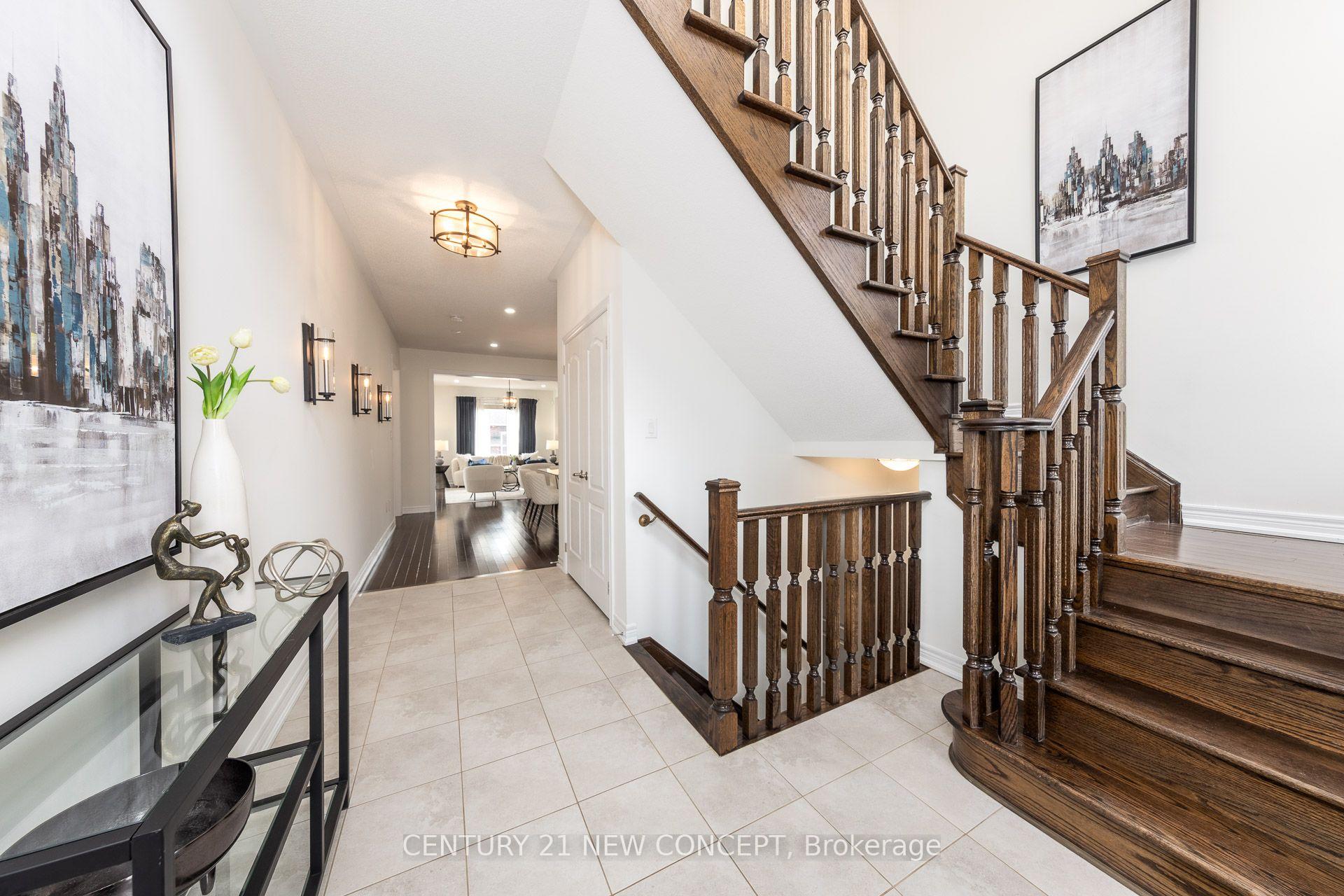Photo 5 of 68 Jolana Crescent, Halton Hills, Georgetown — HOMEH