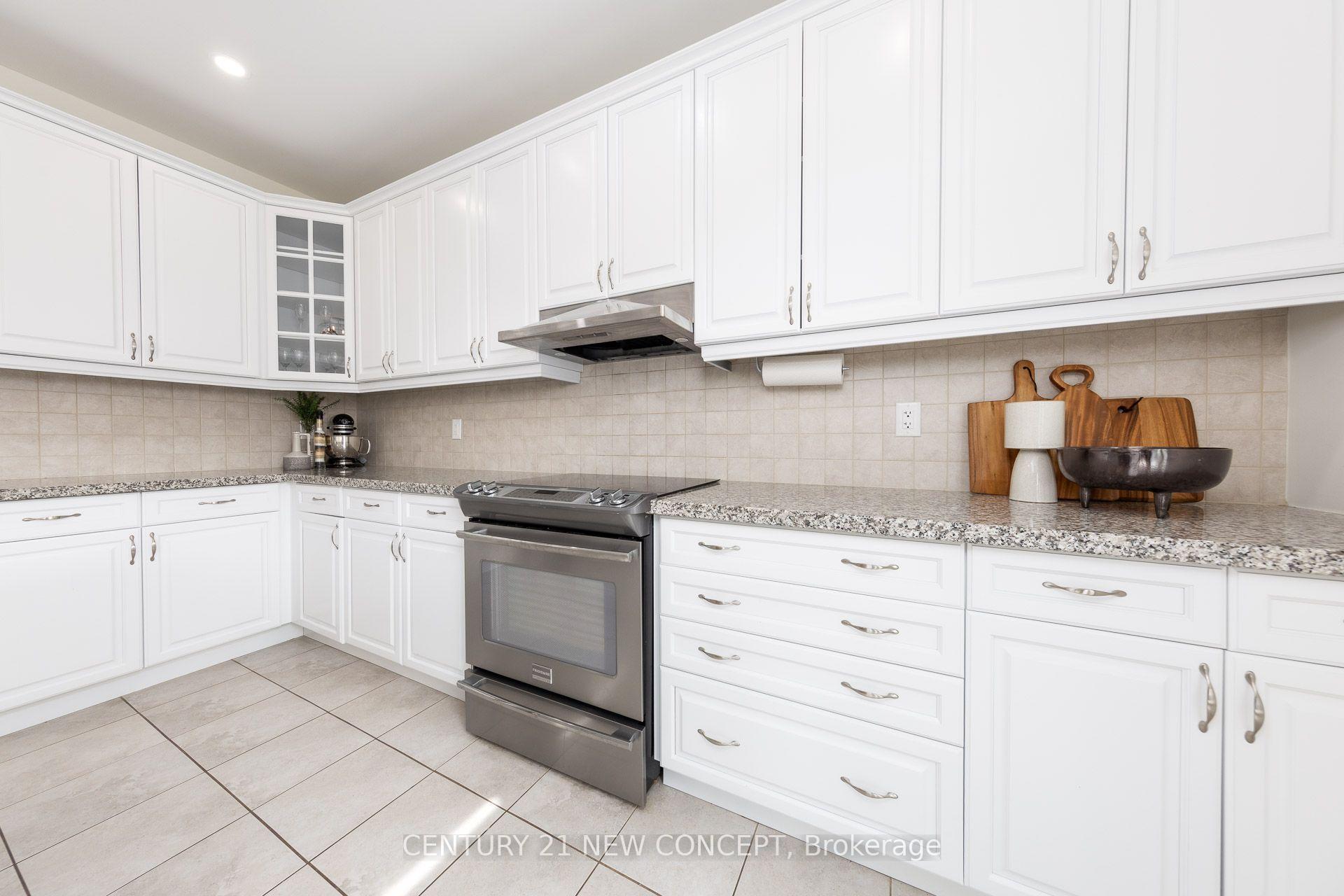 Photo 13 of 68 Jolana Crescent, Halton Hills, Georgetown — HOMEH