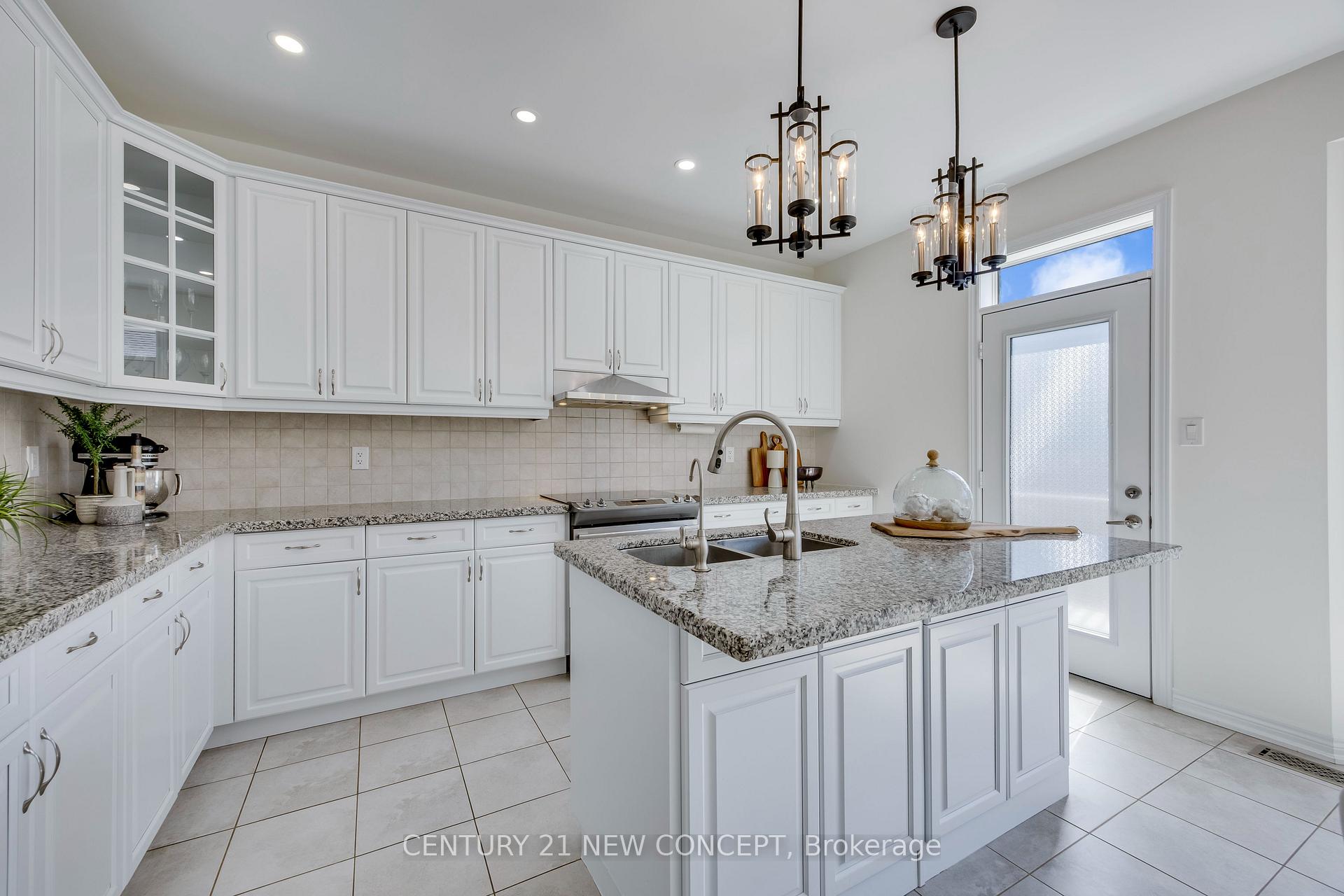 Photo 14 of 68 Jolana Crescent, Halton Hills, Georgetown — HOMEH