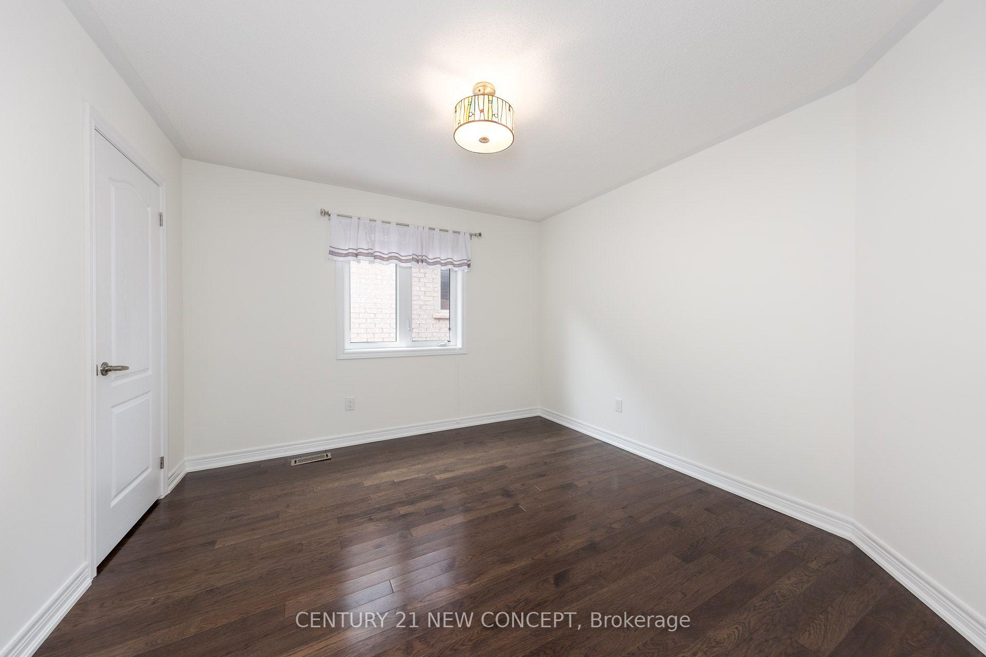 Photo 32 of 68 Jolana Crescent, Halton Hills, Georgetown — HOMEH