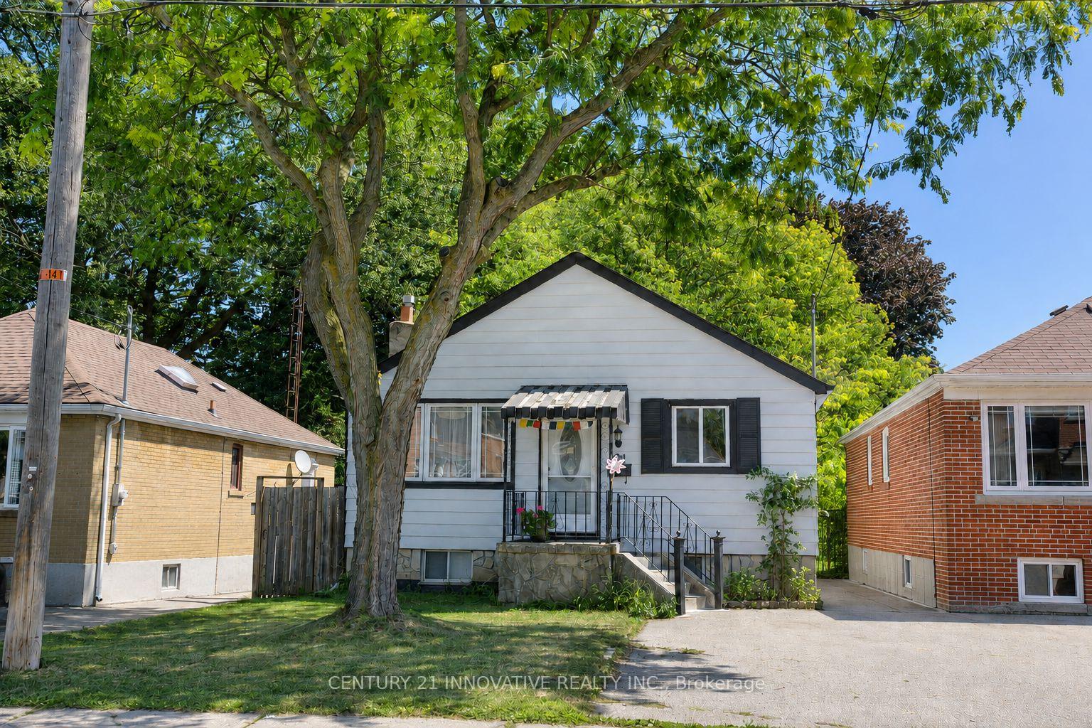 Photo 1 of 101 Heale Avenue, Scarborough, Birchcliffe-Cliffside — HOMEH