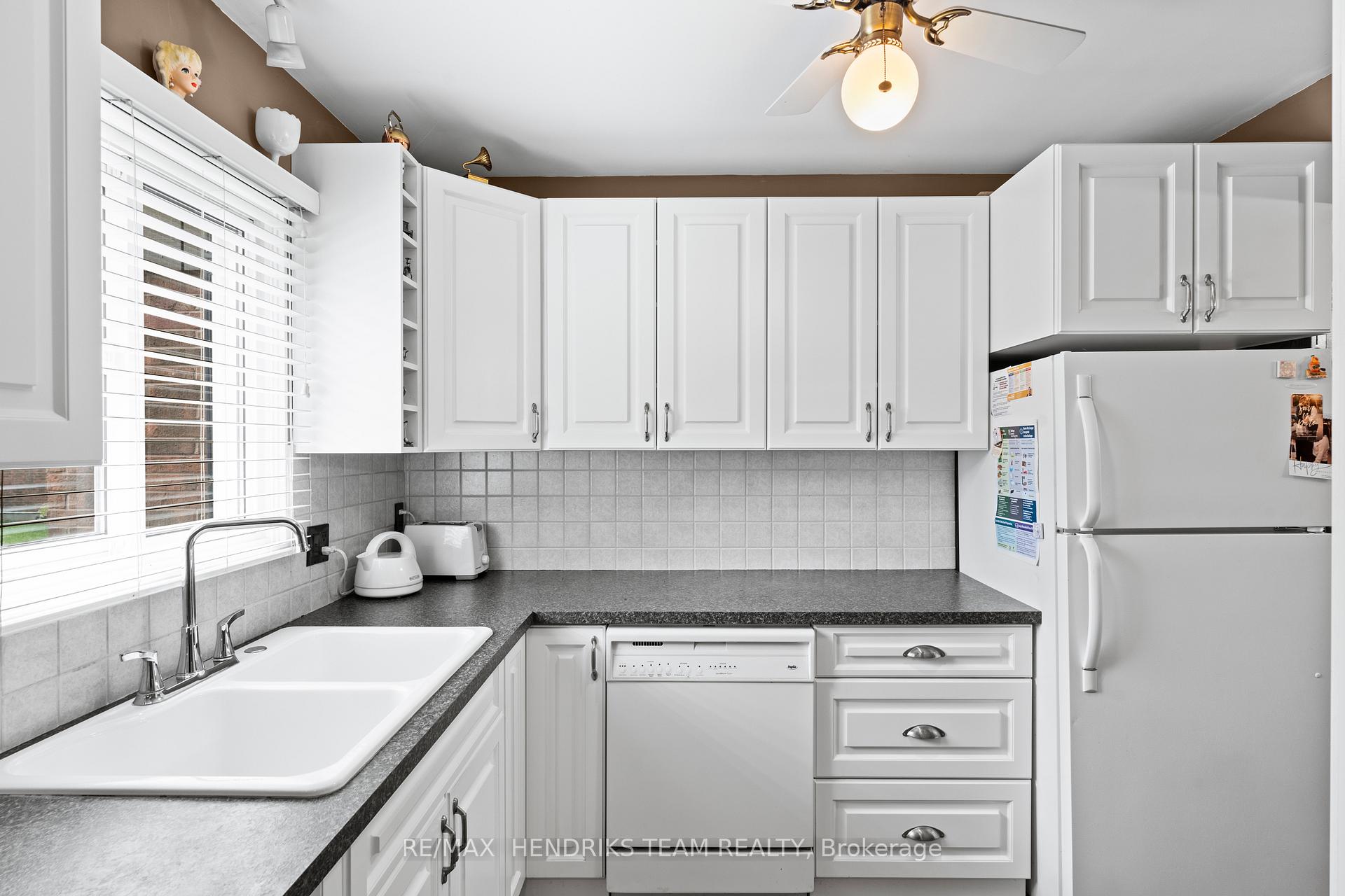 Photo 5 of Unit 20, 64 Forster Street, St. Catharines, Vine/Linwell — HOMEH