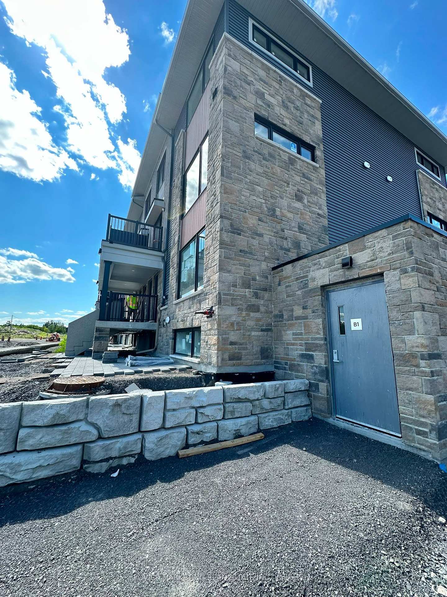 Photo 13 of 601 Glenroy Gilbert Drive, Ottawa, Barrhaven - Strandherd — HOMEH