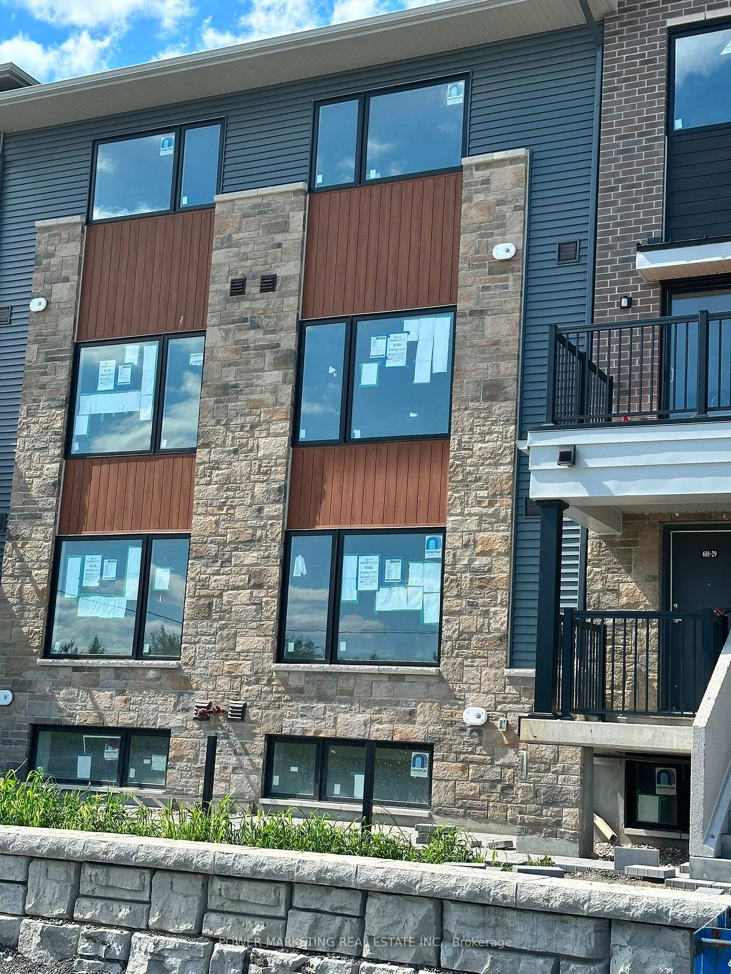 Photo 14 of 601 Glenroy Gilbert Drive, Ottawa, Barrhaven - Strandherd — HOMEH