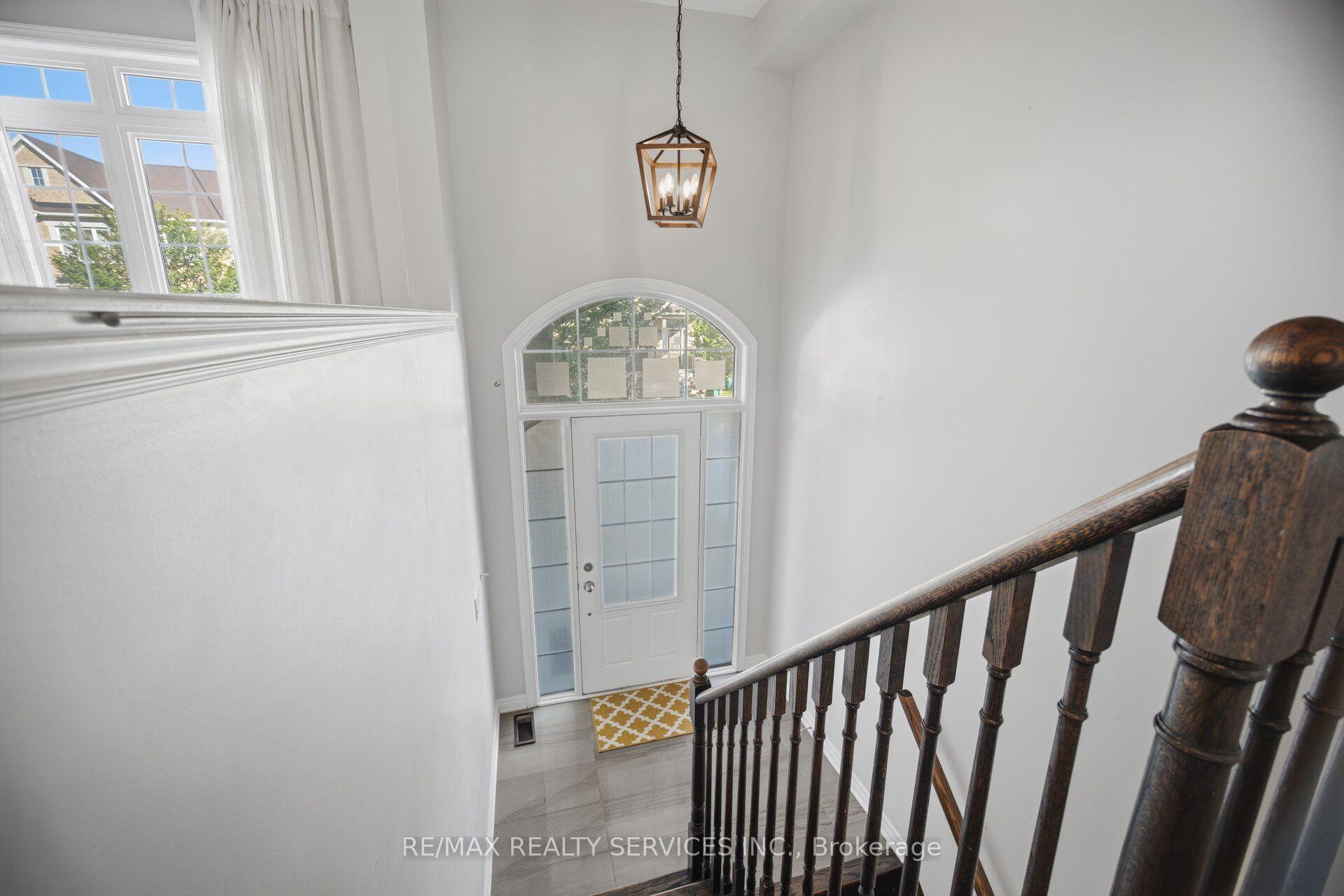 Photo 7 of 72 Rockman Crescent, Brampton, Northwest Brampton — HOMEH