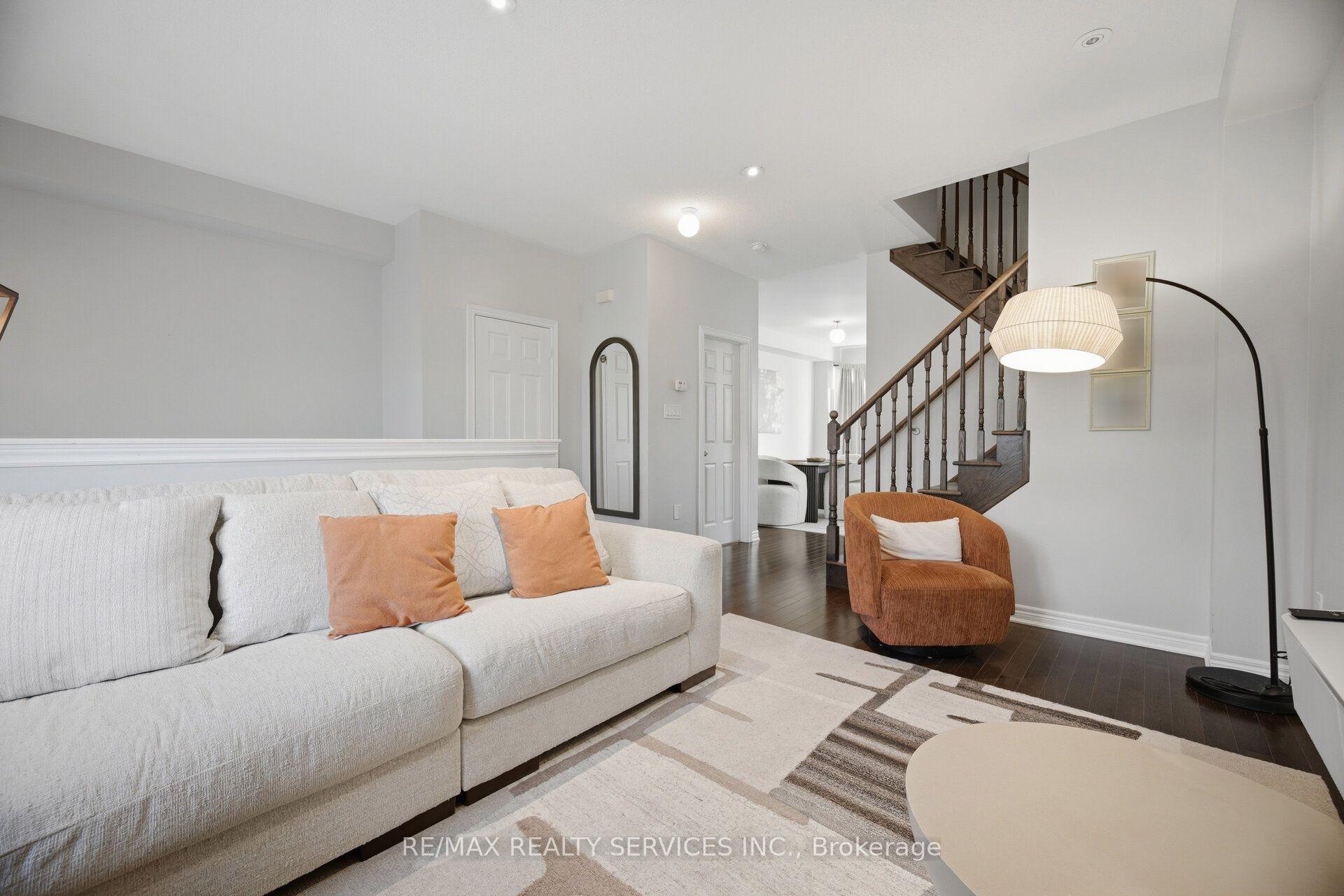 Photo 11 of 72 Rockman Crescent, Brampton, Northwest Brampton — HOMEH