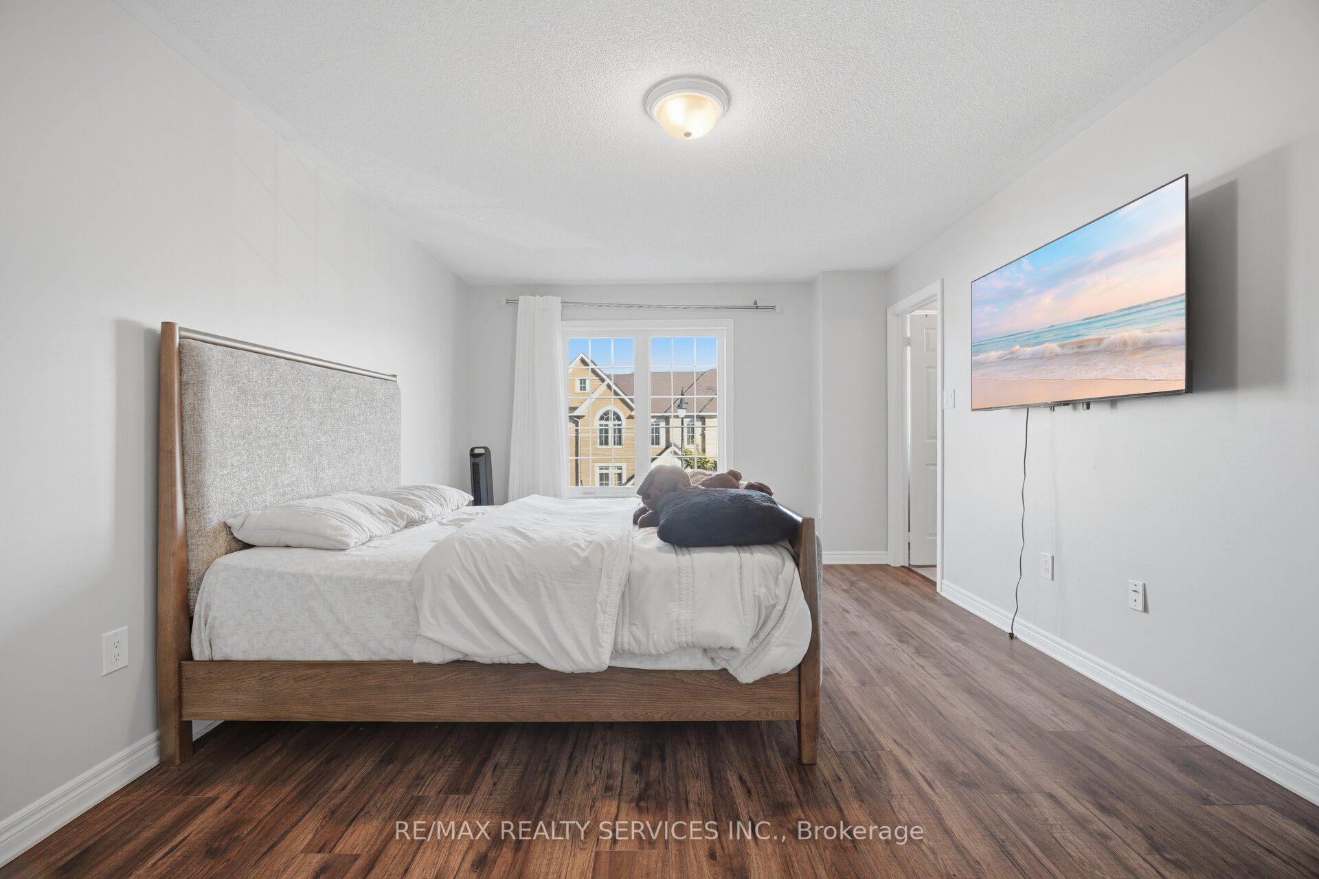 Photo 25 of 72 Rockman Crescent, Brampton, Northwest Brampton — HOMEH